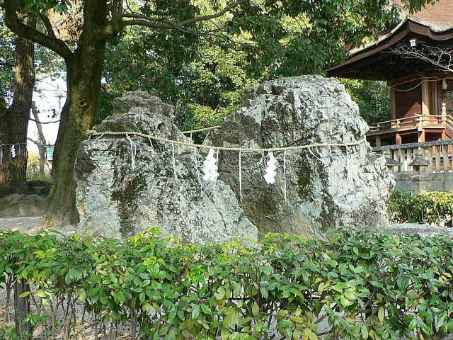 倉敷　阿智神社 鶴亀の石組