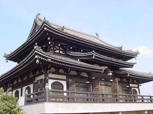 平井聖天　燈明寺 三屋根造りの金堂 写真