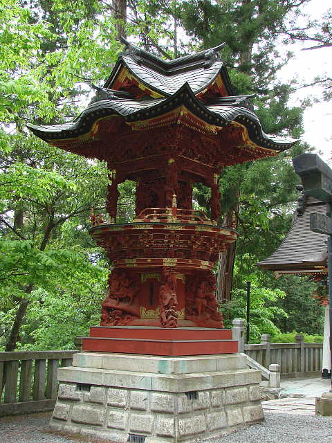 三峯神社 八棟木灯台 写真