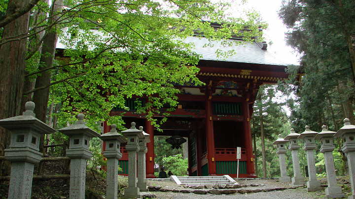 三峯神社 随身門 写真