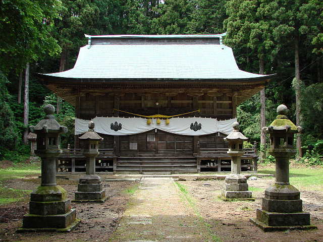 佐渡　羽黒神社 拝殿 写真