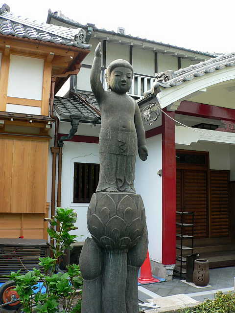 品川 海徳寺 釈迦生誕像 著名な彫刻家、長谷川昂の作品